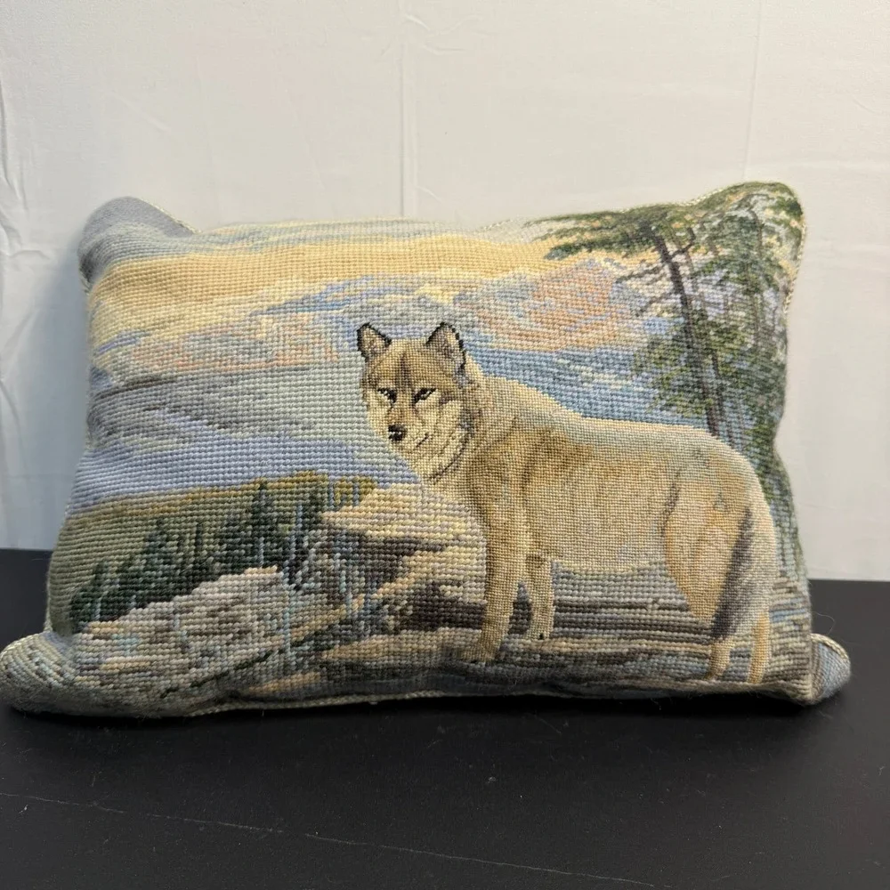 Wolf Needlepoint Pillow Tapestry Style Wildlife Cabin‎ Lodge Decor 16x12